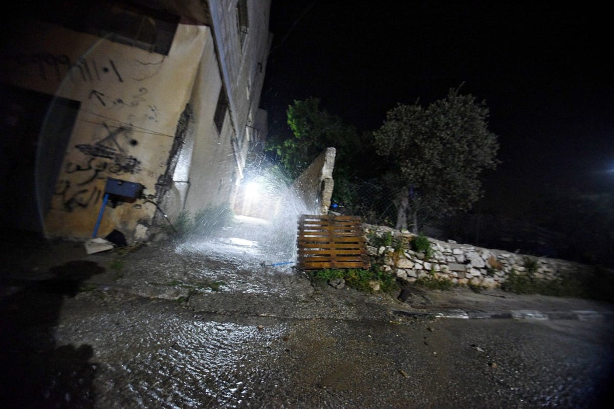 תיעוד ענק ומסכם: אלפים בקברו של יהושע בן נון