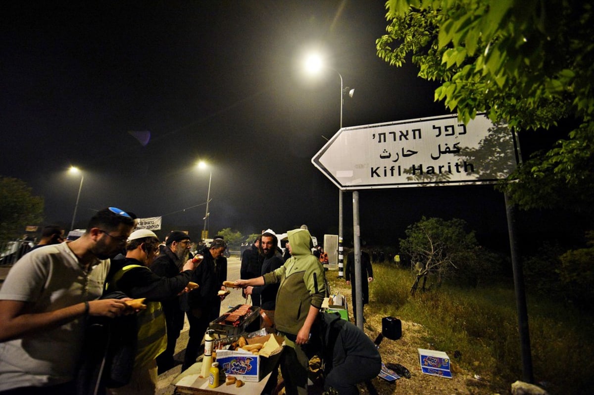 תיעוד ענק ומסכם: אלפים בקברו של יהושע בן נון