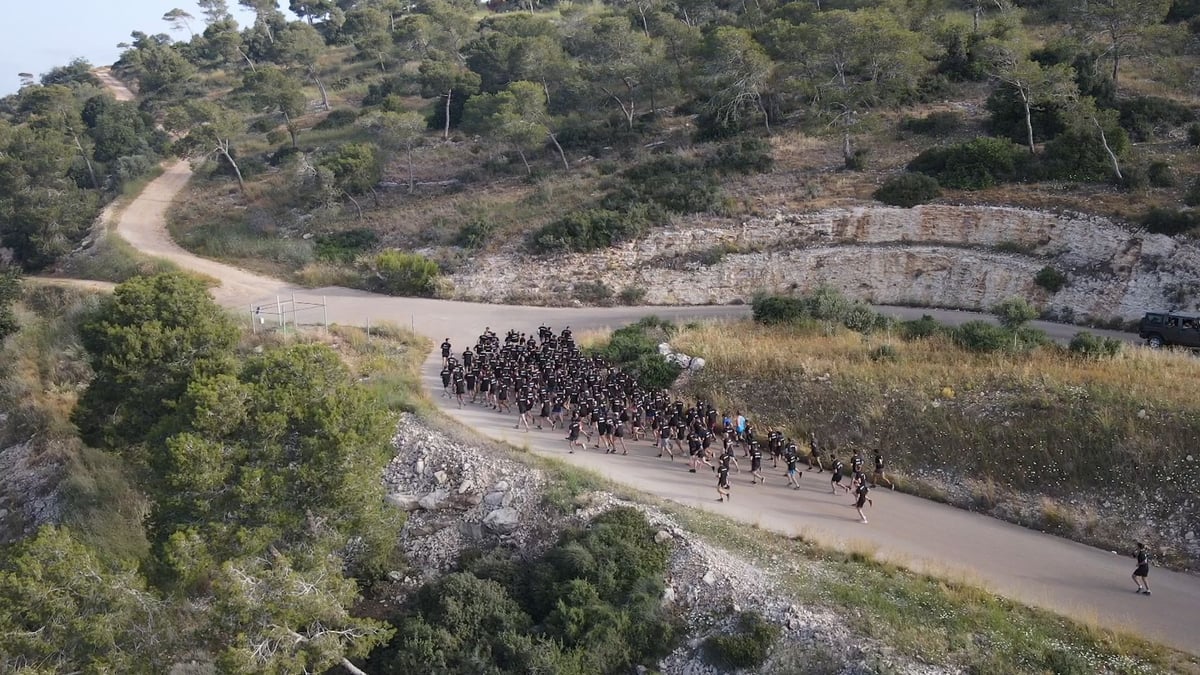 לוחמי 'שייטת 13' בריצה המסורתית לזכר הנופלים | תיעוד