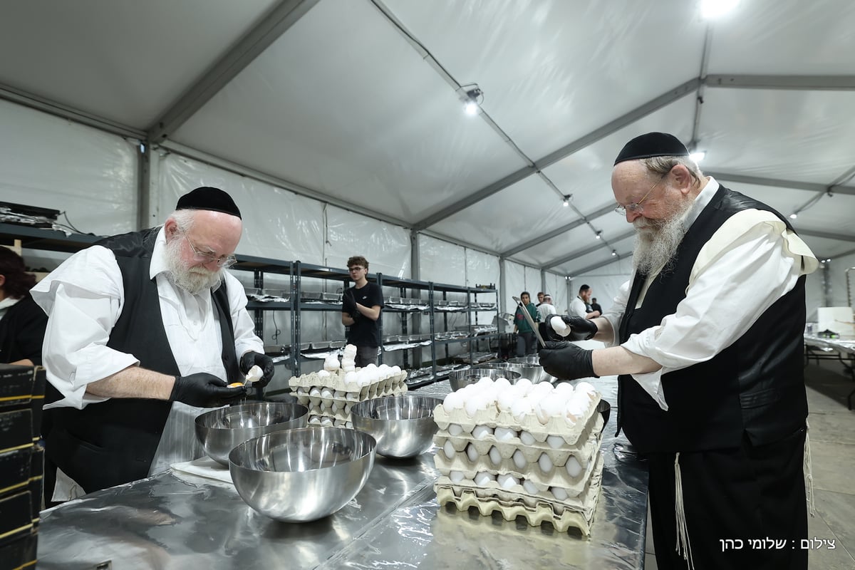 אלפים פקדו את ציונו של רבי ישעיה'לה מקרעסטיר זצ"ל