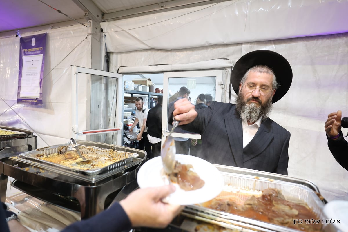 אלפים פקדו את ציונו של רבי ישעיה'לה מקרעסטיר זצ"ל