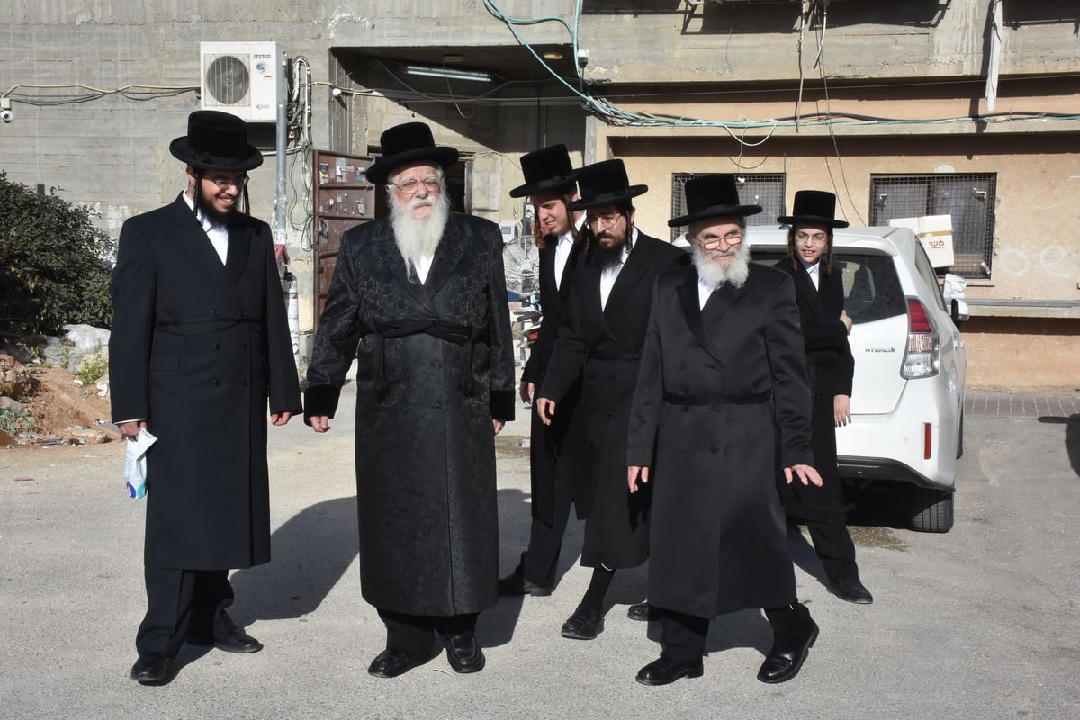 האדמו"ר משאץ ויז'ניץ עלה לציון אביו זיע"א | תיעוד