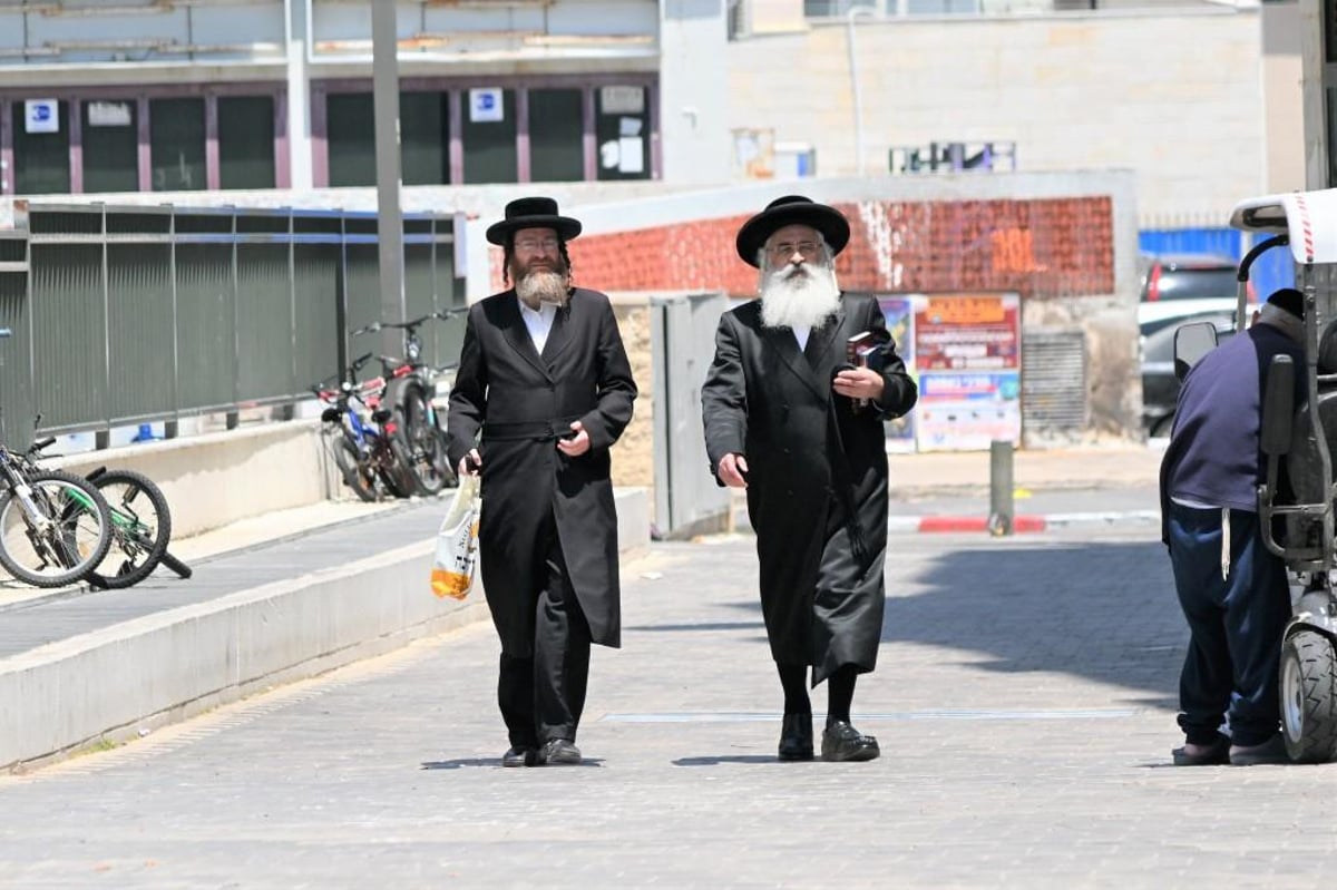 האדמו"ר מדושינסקיא ביקר בכולל להוראה באשדוד