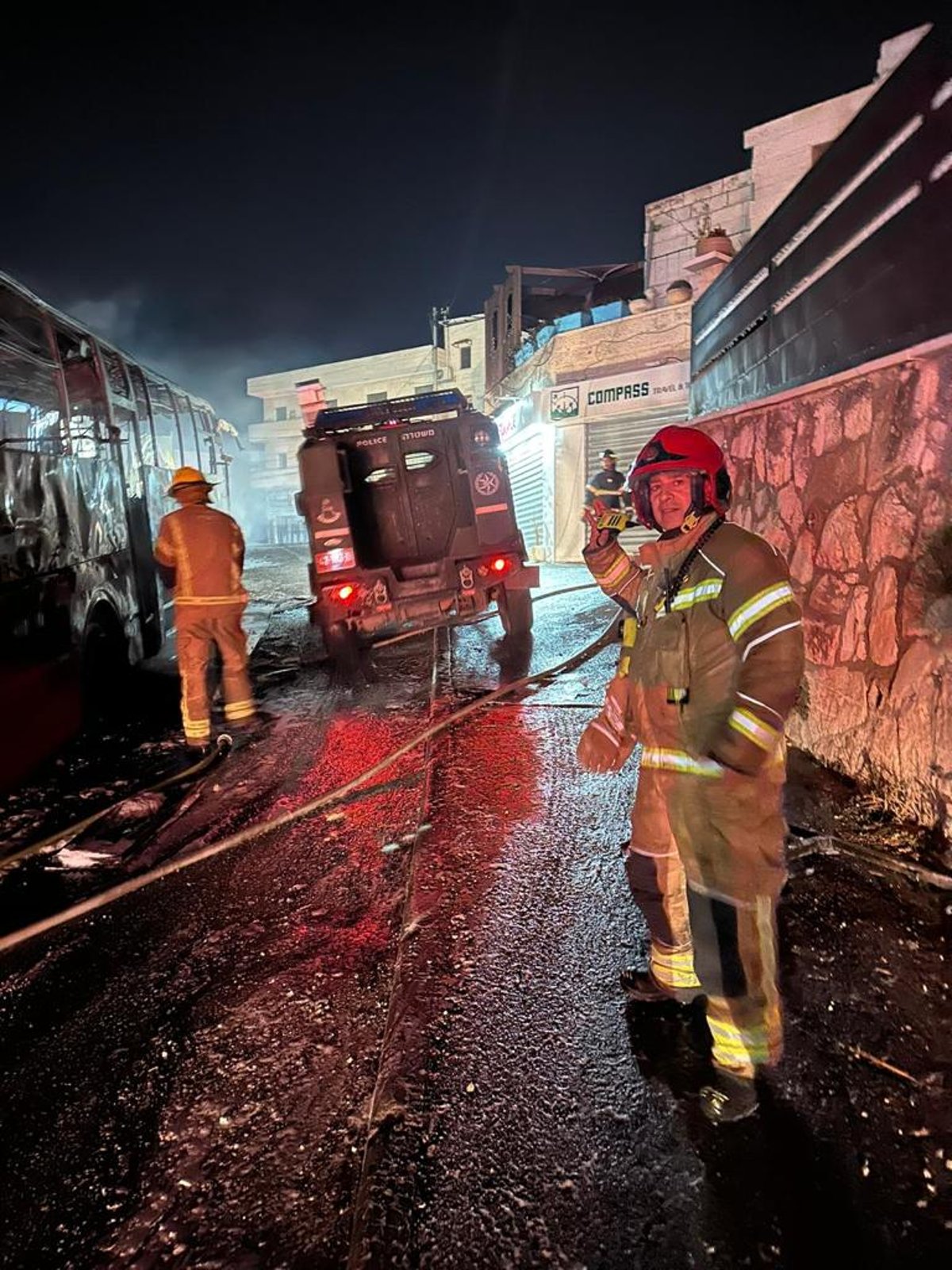 נהג אוטובוס יהודי שחזר ממירון הותקף בעיסאוויה; האוטובוס הוצת