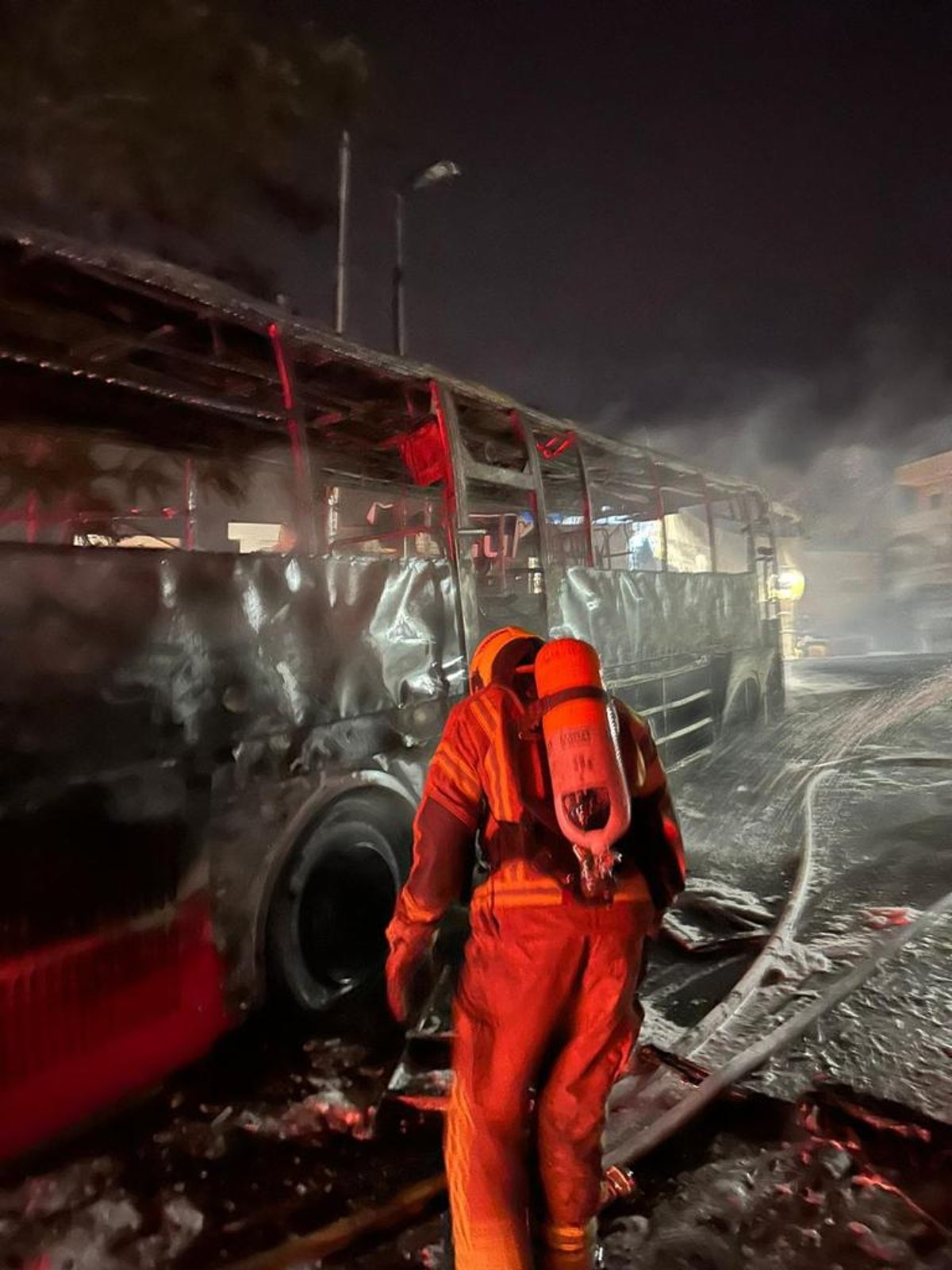 נהג אוטובוס יהודי שחזר ממירון הותקף בעיסאוויה; האוטובוס הוצת