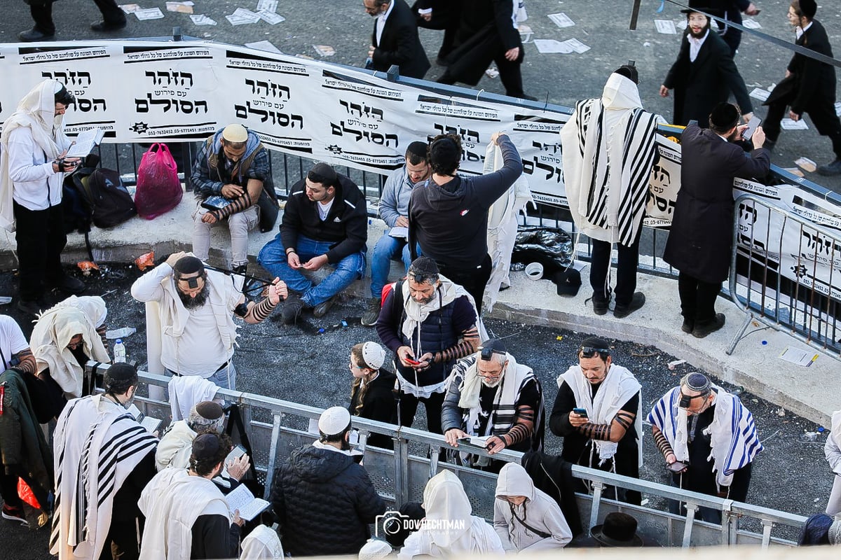 מירון בזריחה: כנסו לאווירה המרהיבה והמחשמלת