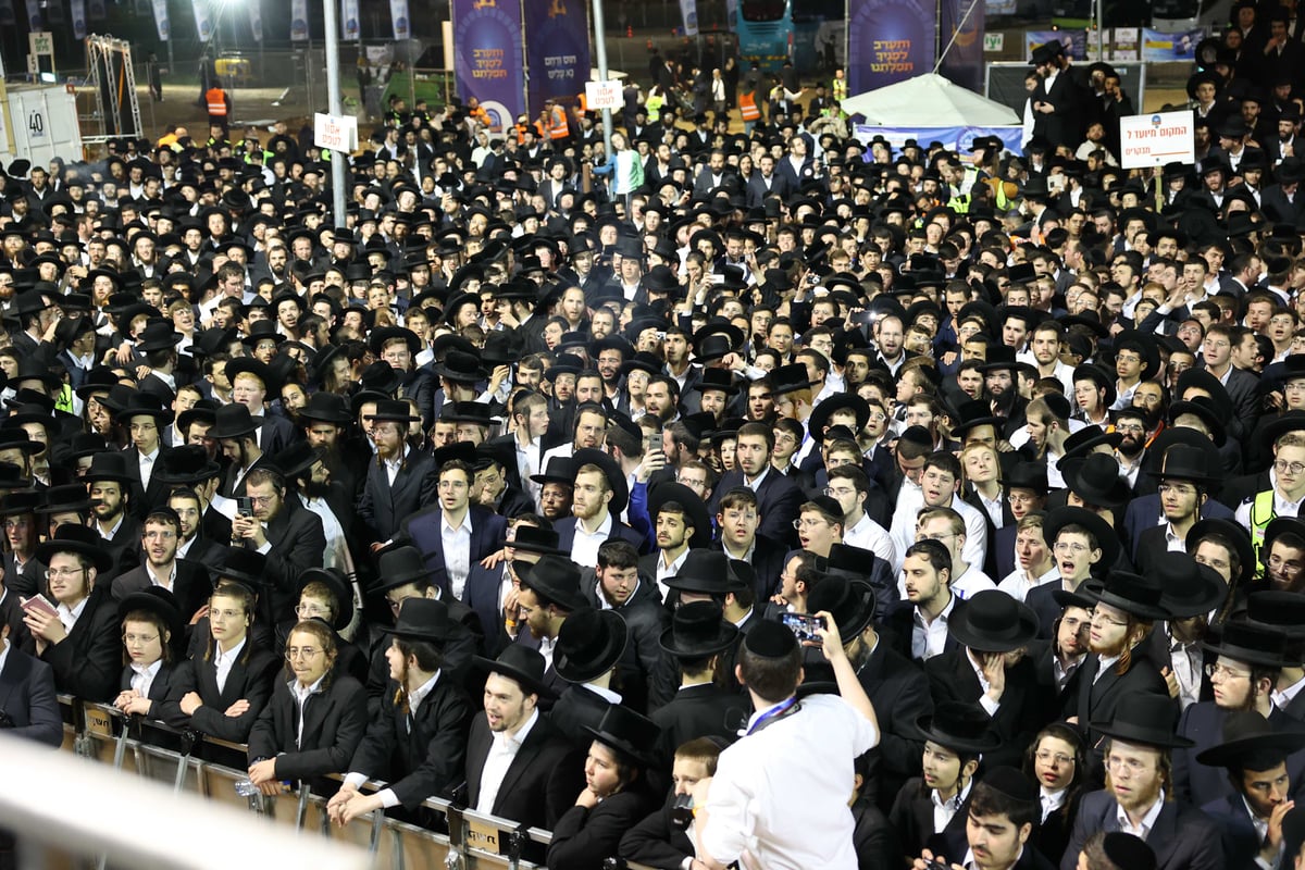 מאות בהדלקה של ישיבת 'אורייתא' במירון | צפו