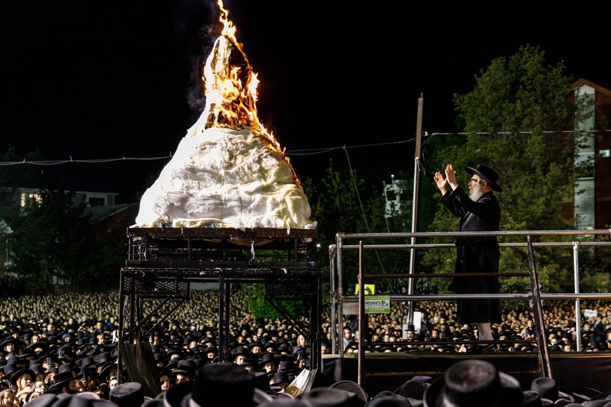 תיעוד ענק: רבבות במעמד ההדלקה בסאטמר