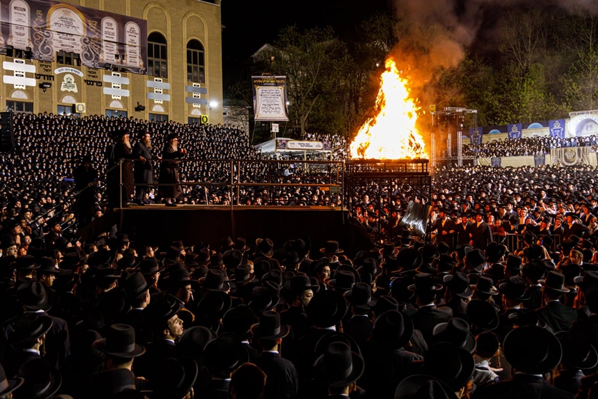 תיעוד ענק: רבבות במעמד ההדלקה בסאטמר