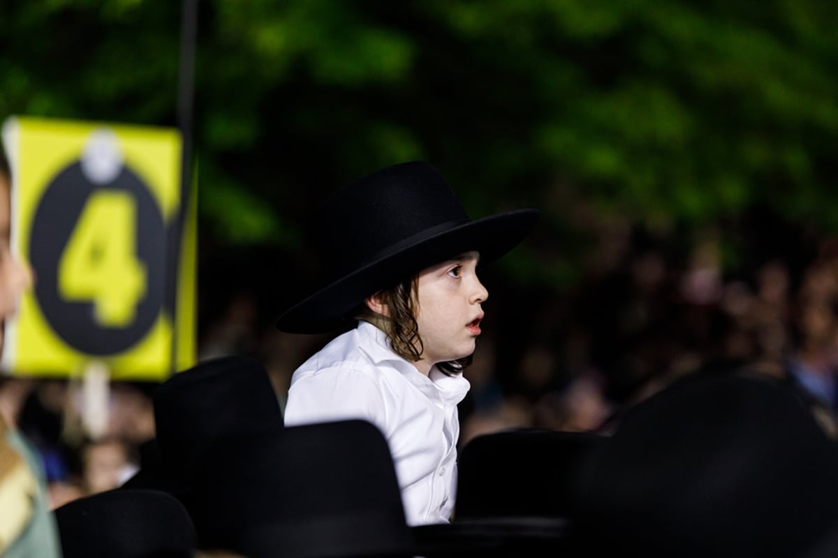 תיעוד ענק: רבבות במעמד ההדלקה בסאטמר