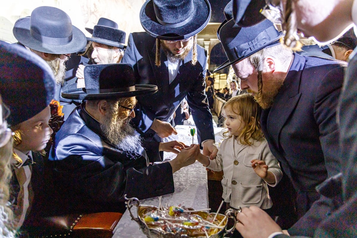 תיעוד ענק: רבבות במעמד ההדלקה בסאטמר