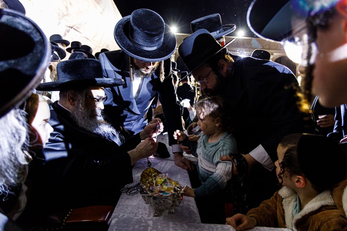 תיעוד ענק: רבבות במעמד ההדלקה בסאטמר