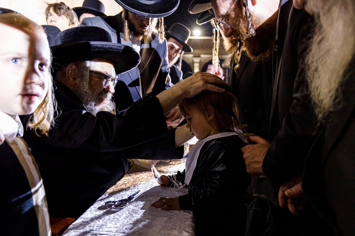 תיעוד ענק: רבבות במעמד ההדלקה בסאטמר