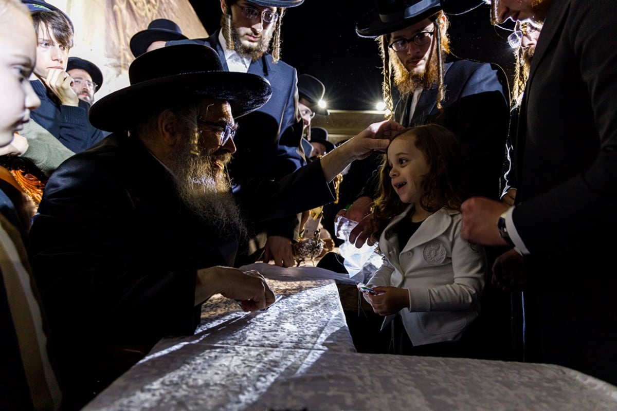 תיעוד ענק: רבבות במעמד ההדלקה בסאטמר