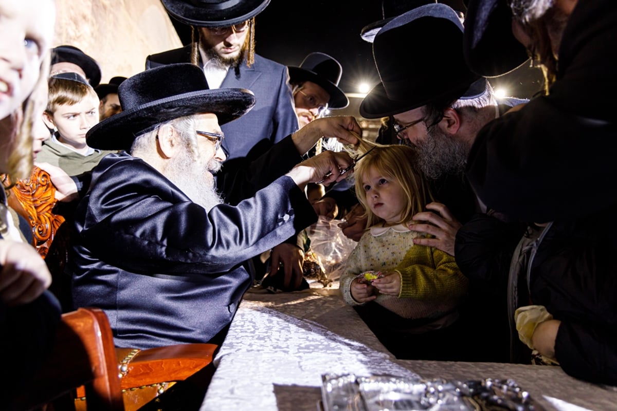 תיעוד ענק: רבבות במעמד ההדלקה בסאטמר