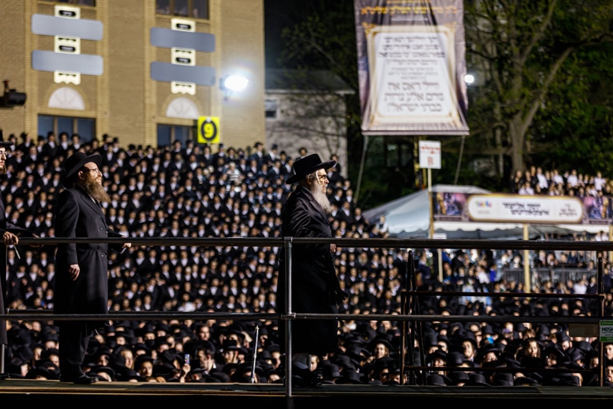 תיעוד ענק: רבבות במעמד ההדלקה בסאטמר