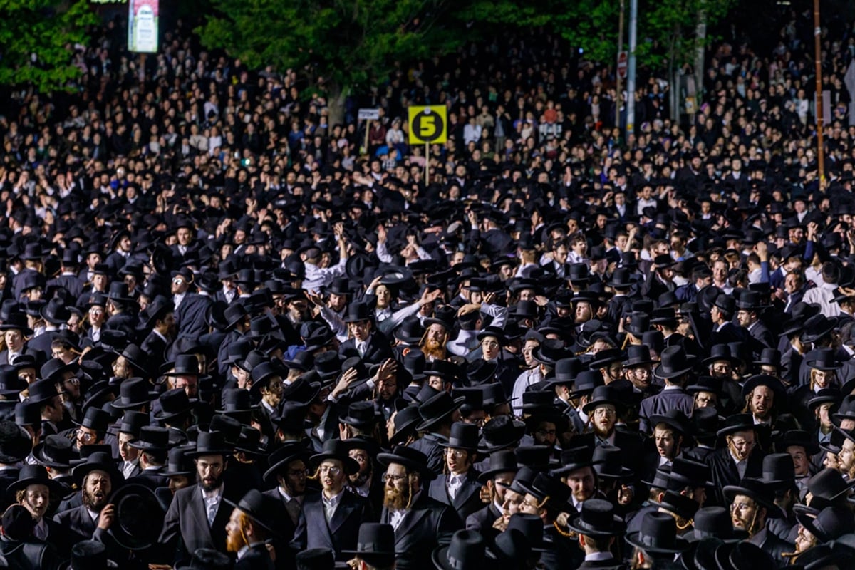 תיעוד ענק: רבבות במעמד ההדלקה בסאטמר