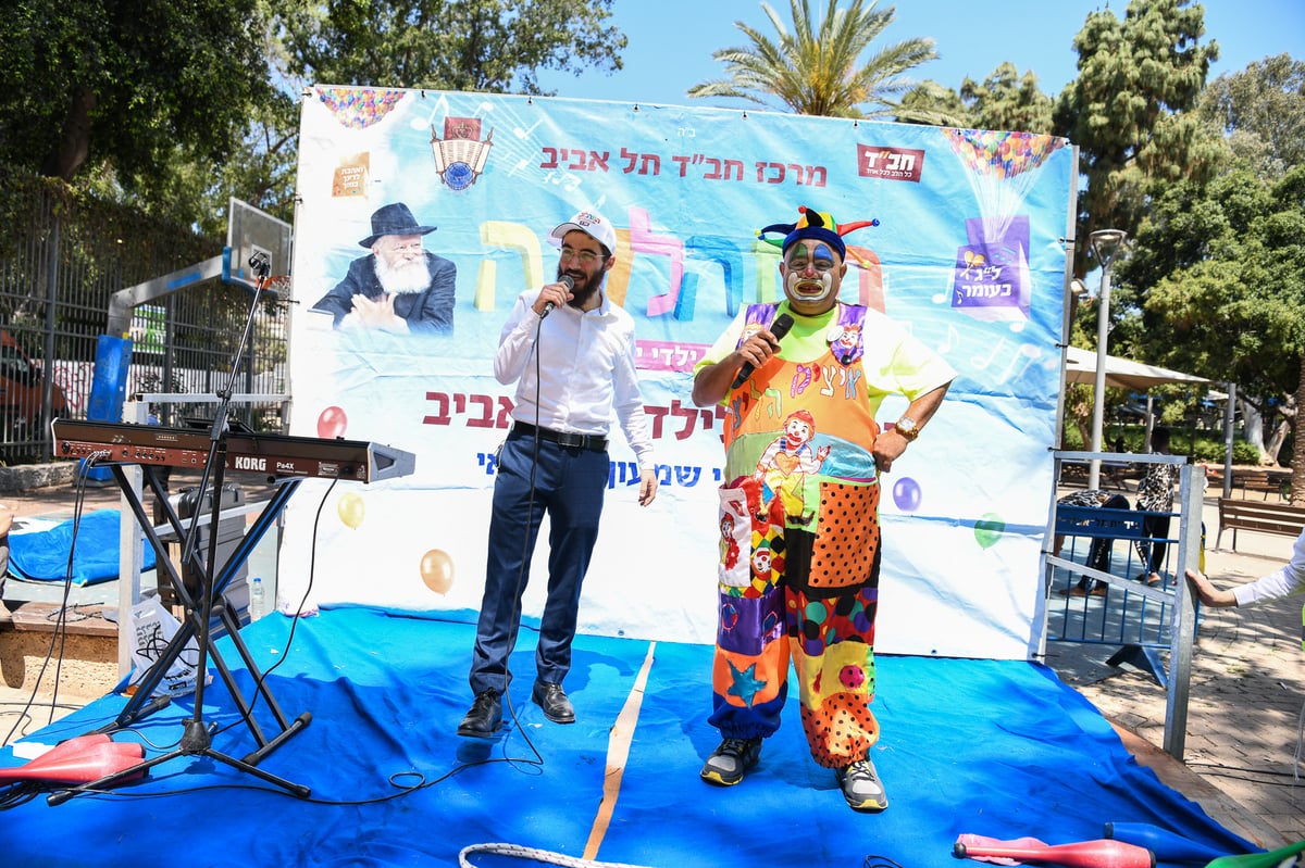 17 אלף ילדים חסמו את כבישי תל אביב | תיעוד