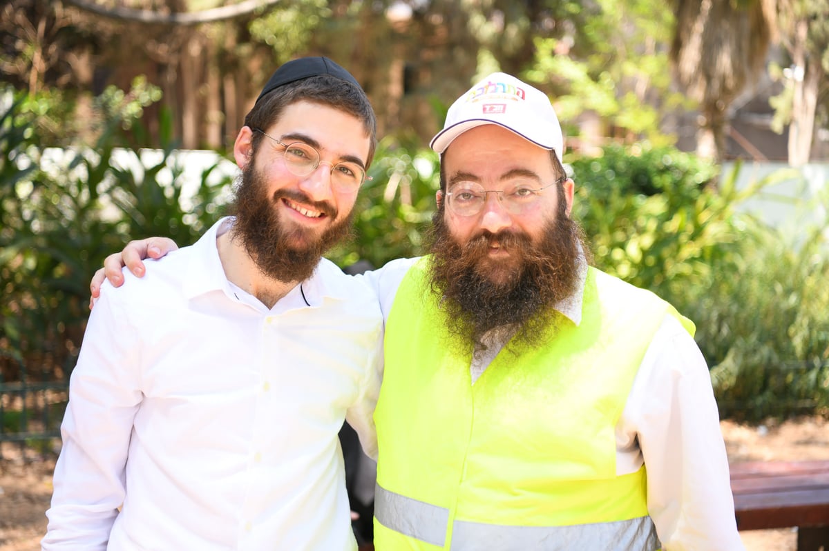 17 אלף ילדים חסמו את כבישי תל אביב | תיעוד