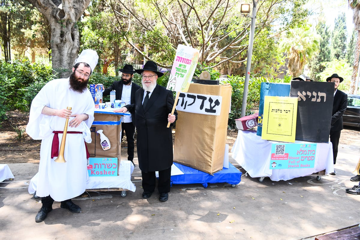 17 אלף ילדים חסמו את כבישי תל אביב | תיעוד