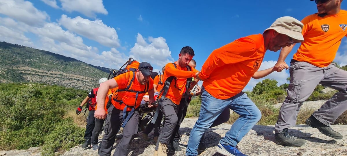 המטיילת נחבלה ברגל במסלול וחולצה באלונקה ייעודית | צפו