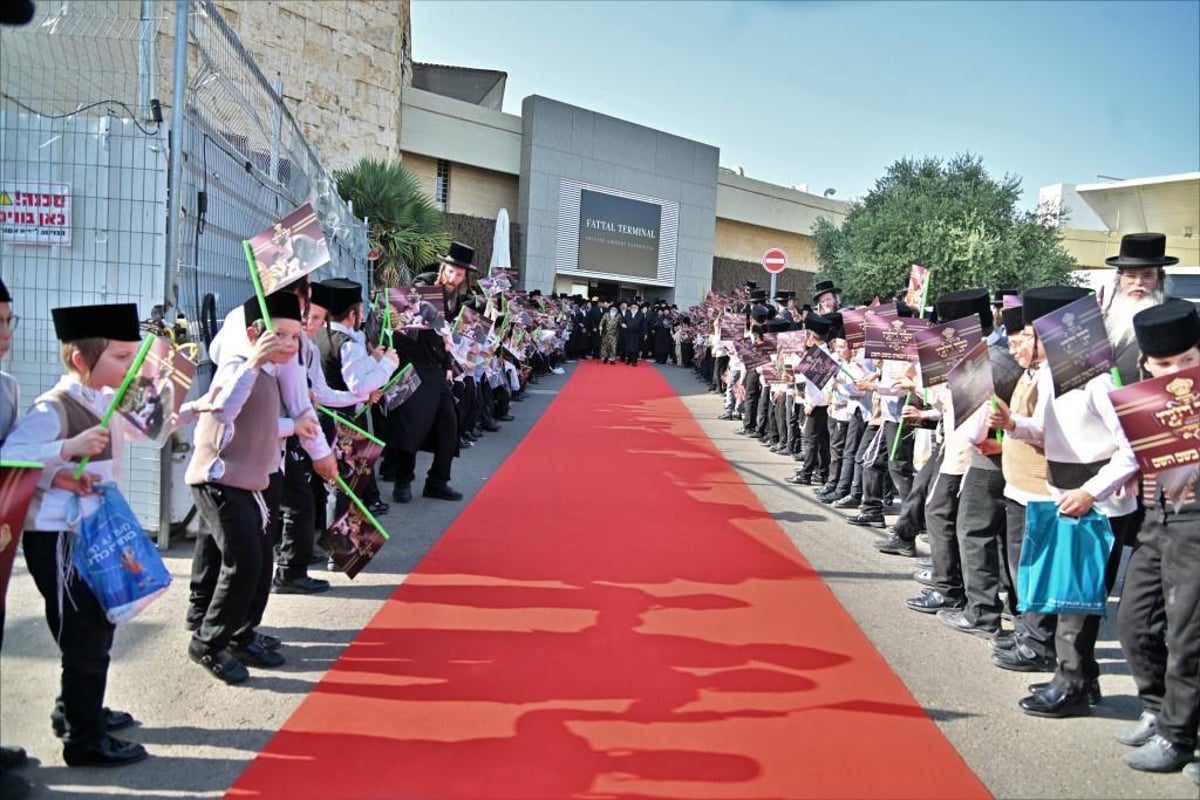 ויז'ניץ חגגה את בואו של הנגיד ר' חיים שטרן | תיעוד נרחב