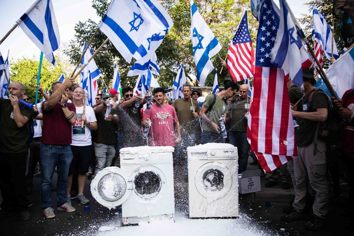 פרצה ביטחונית? כך הצליחו מפגיני השמאל לפרוץ ולהגיע עד למעון ראש הממשלה