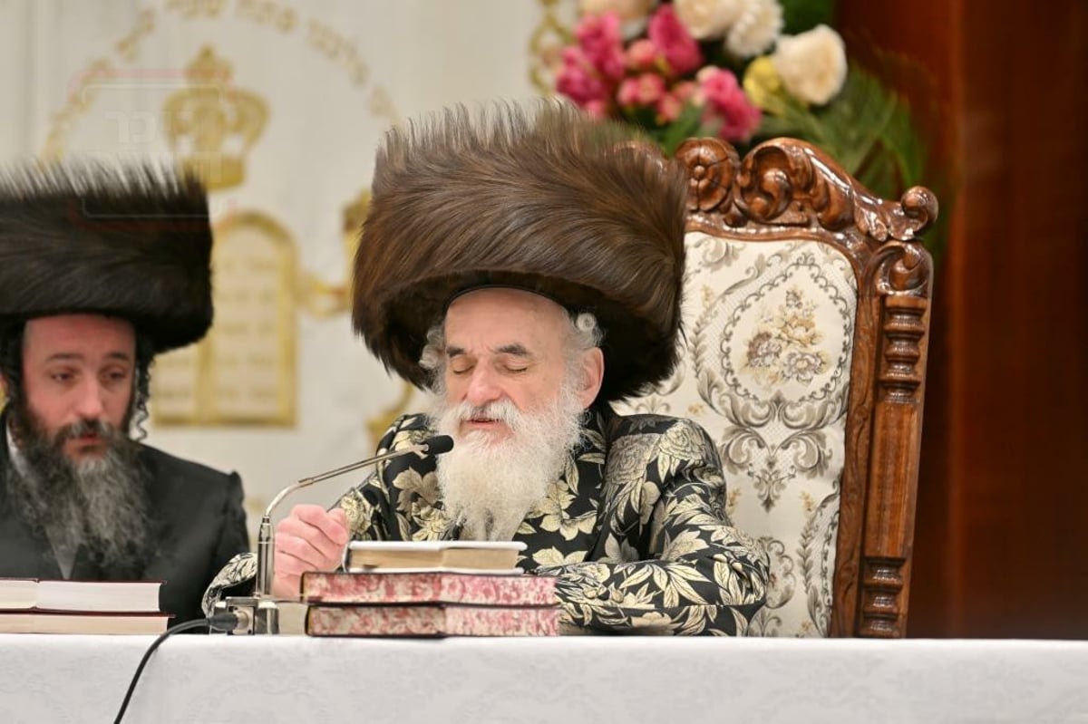 חג מתן תורה בחצר הקודש ויז'ניץ | צפו בתיעוד