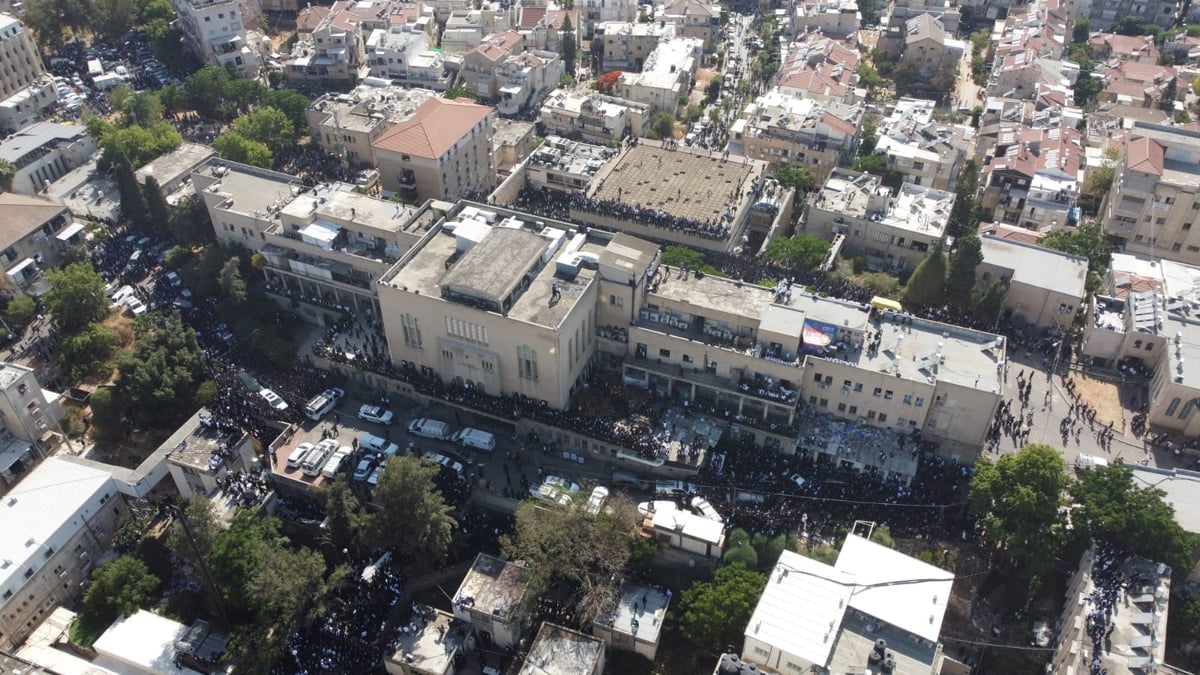 תיעוד מהרחפן: הרבבות בהלווית מרן הגר"ג אדלשטיין זצ"ל