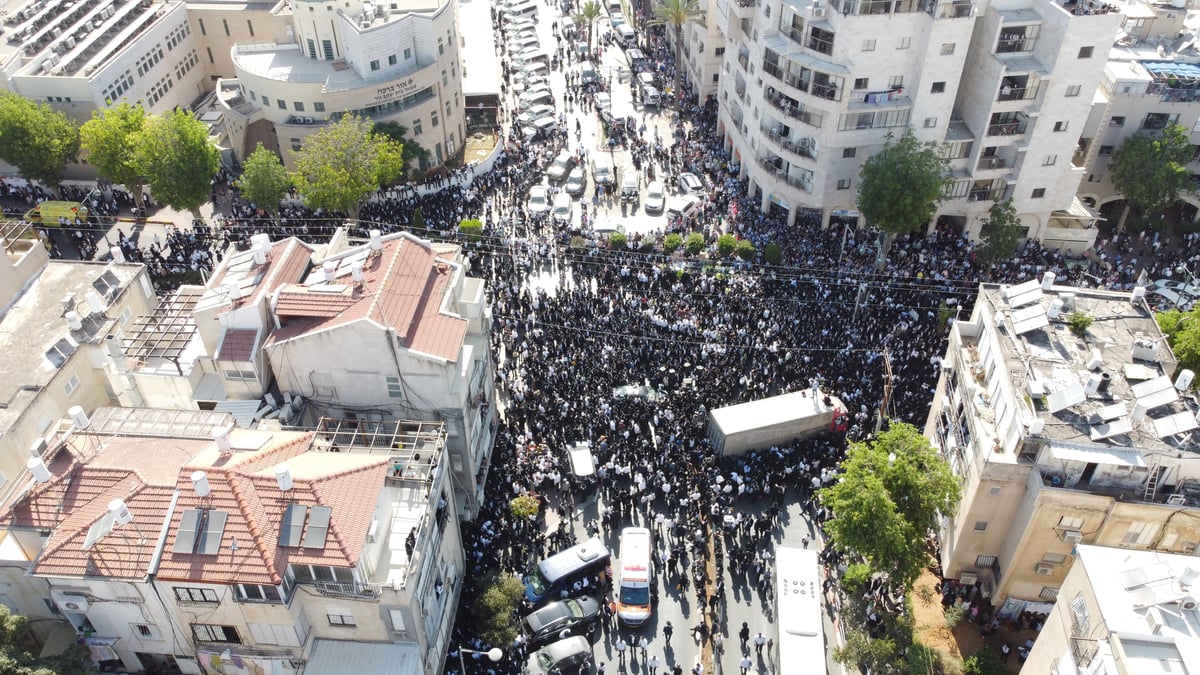 תיעוד מהרחפן: הרבבות בהלווית מרן הגר"ג אדלשטיין זצ"ל