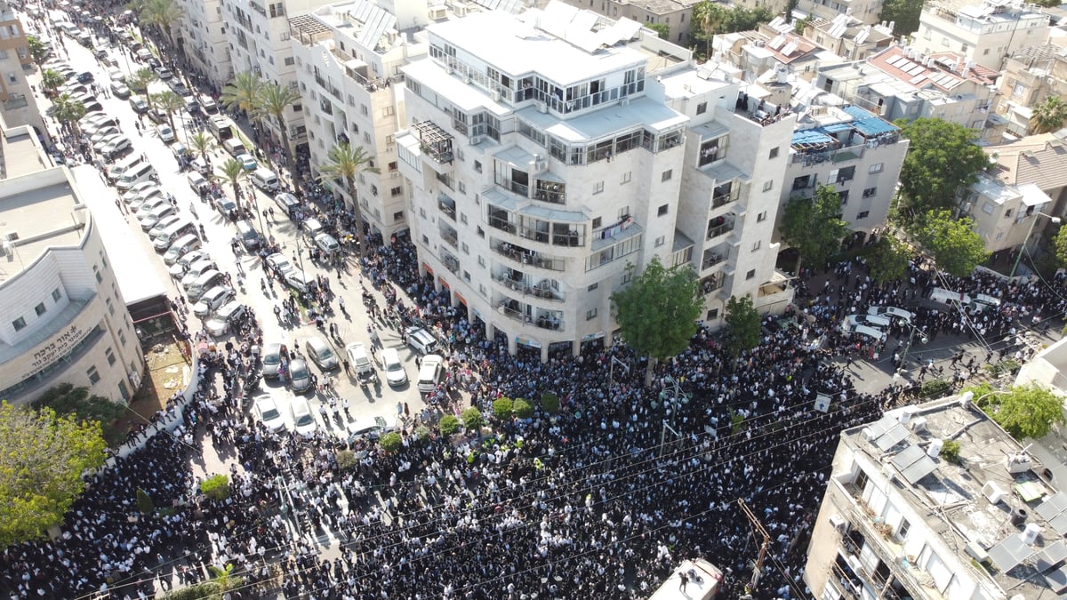 תיעוד מהרחפן: הרבבות בהלווית מרן הגר"ג אדלשטיין זצ"ל