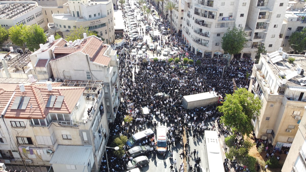 תיעוד מהרחפן: הרבבות בהלווית מרן הגר"ג אדלשטיין זצ"ל