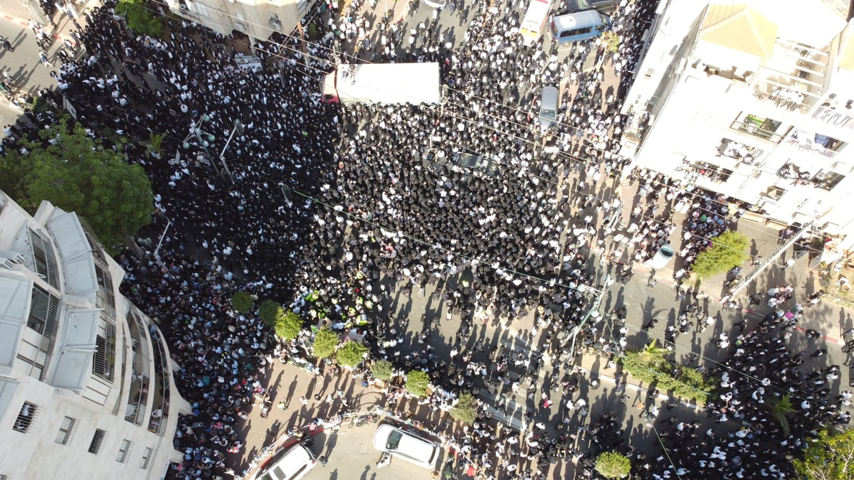 תיעוד מהרחפן: הרבבות בהלווית מרן הגר"ג אדלשטיין זצ"ל