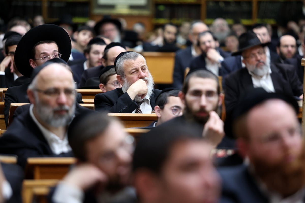 מאות התכנסו לעצרת לע"נ ראש הישיבה זצוק"ל • צפו