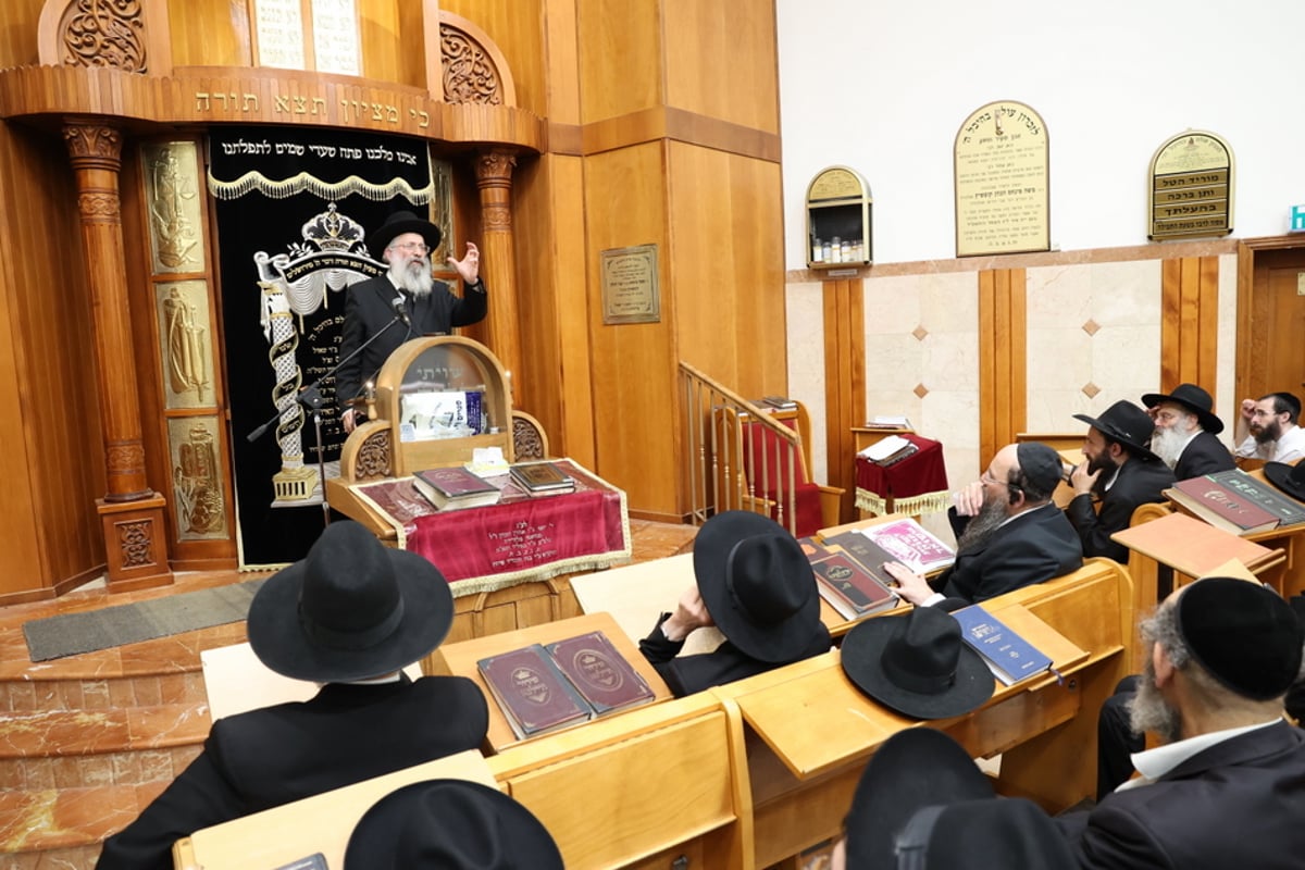 מאות התכנסו לעצרת לע"נ ראש הישיבה זצוק"ל • צפו