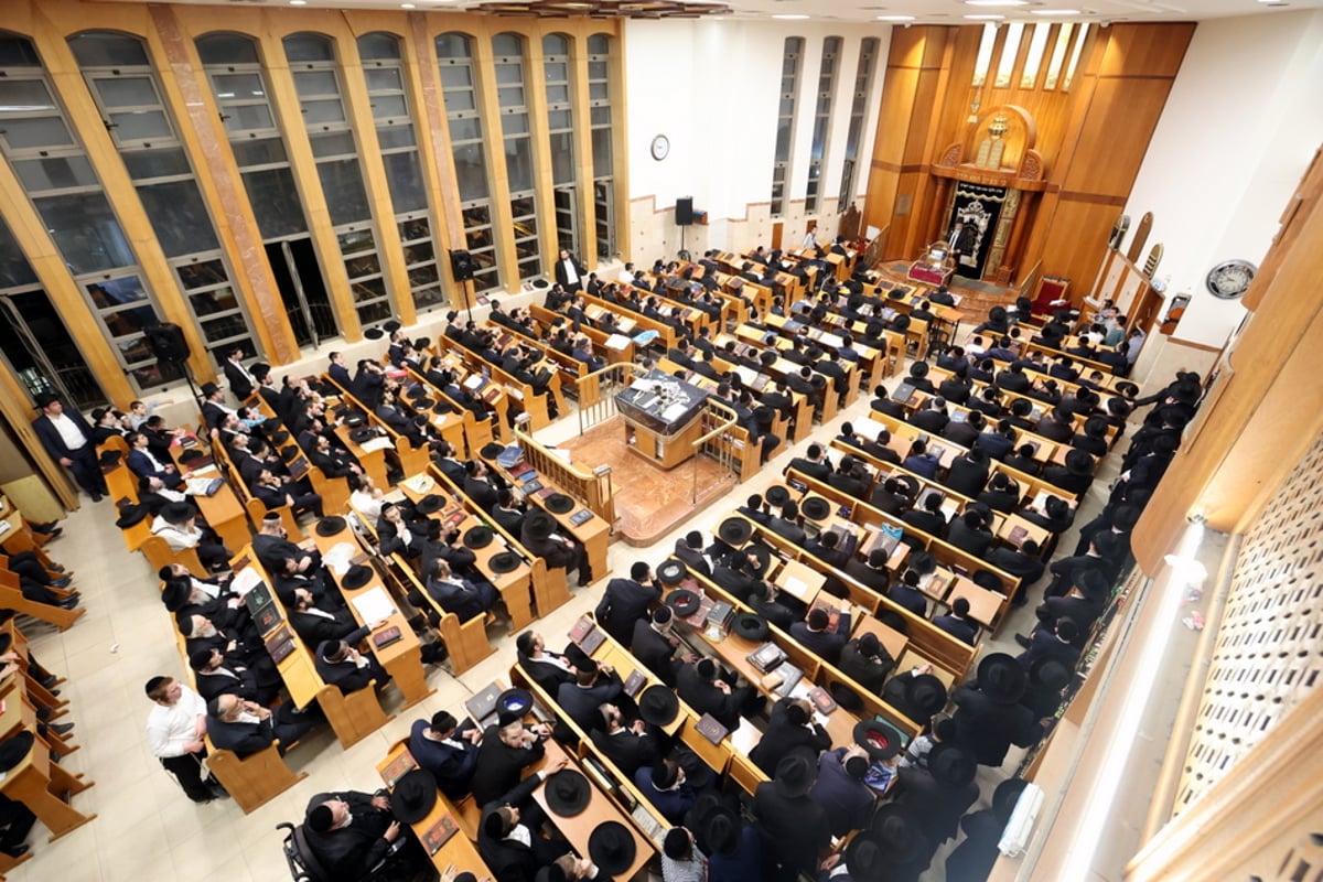 מאות התכנסו לעצרת לע"נ ראש הישיבה זצוק"ל • צפו