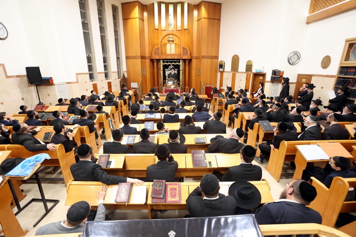 מאות התכנסו לעצרת לע"נ ראש הישיבה זצוק"ל • צפו