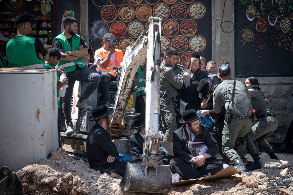 לא בוחלים בהפגנות: עשרות קיצוניים יצאו להפגין; 3 נעצרו