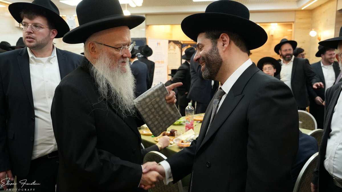 הבכיר מ'דגל' בירמץ את בנו | כולם באו לאחל מזל"ט • תיעוד