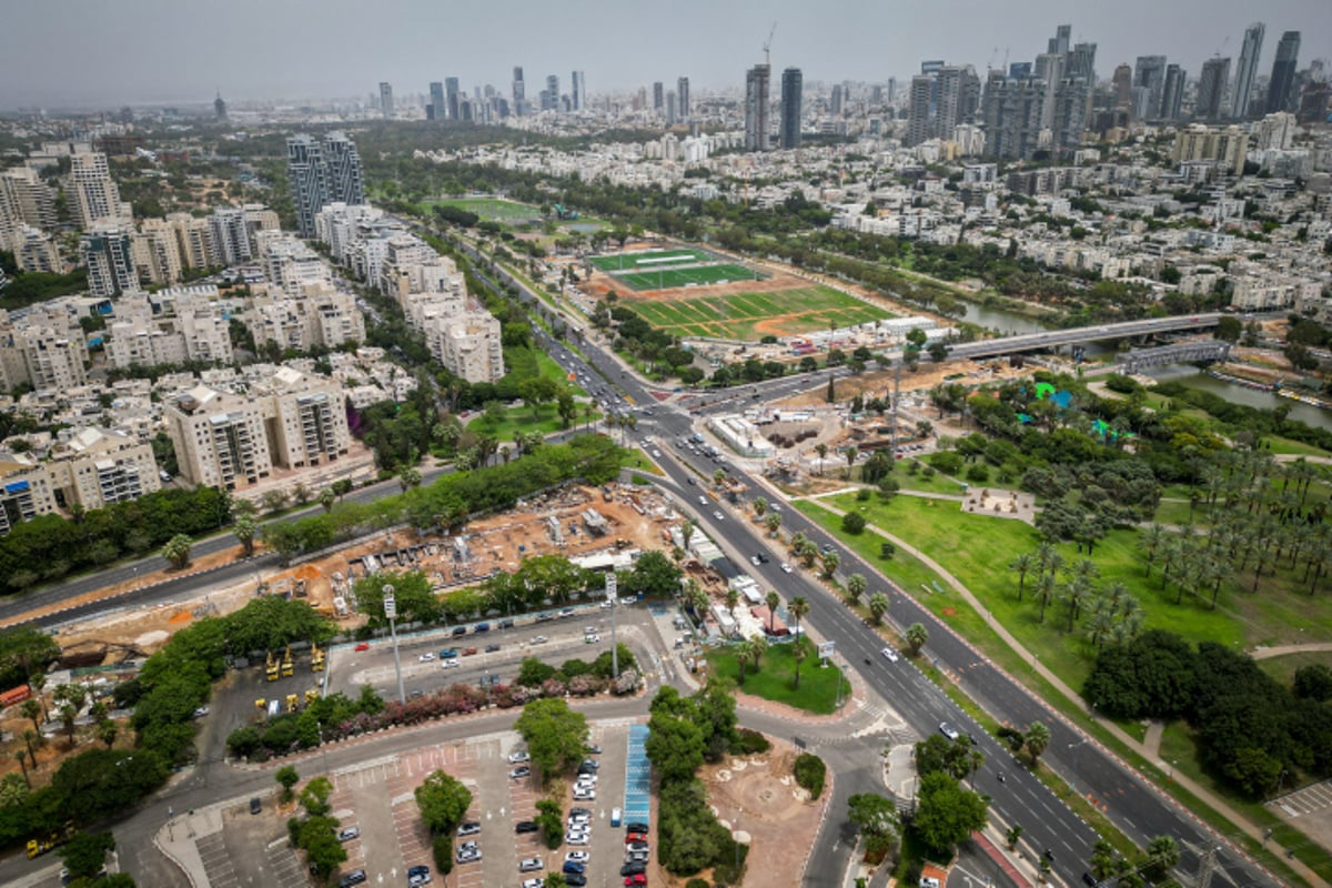 קו החוף והנוף העירוני של תל אביב - במבט מלמעלה