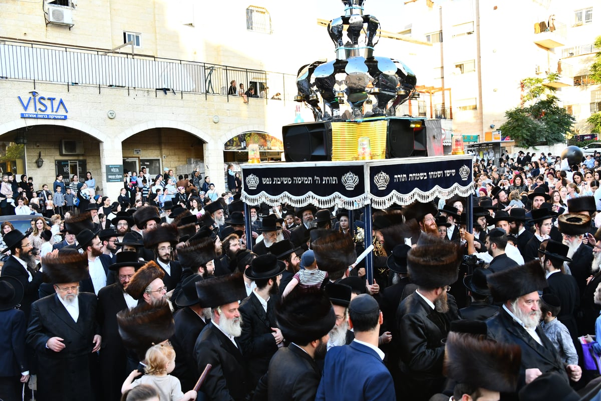 הכנסת ספר תורה בקאליב