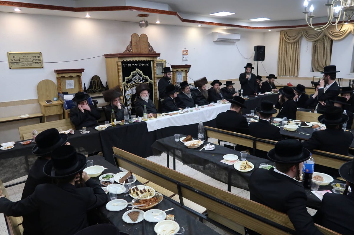 שמחת האירוסין בחצרות קאלוב ביתר - טשארנאביל | צפו