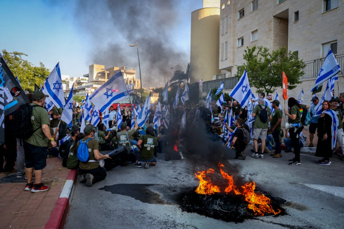 ההפגנה מול בית השר לוין, השבוע