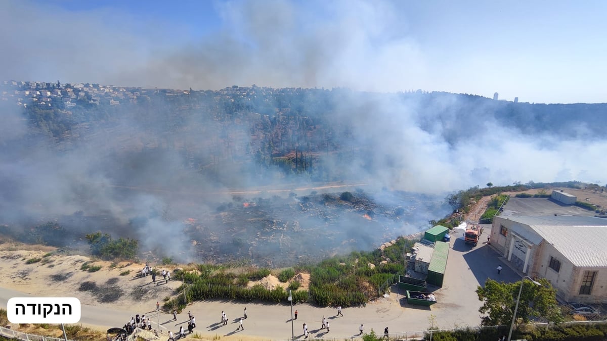 שריפה פרצה בפאתי מודיעין עילית; ספרי תורה פונו