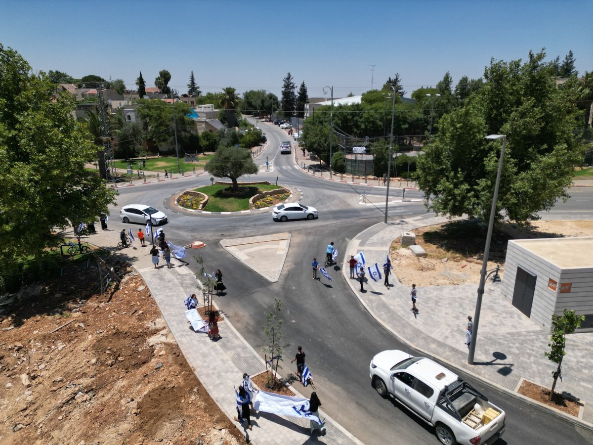 כך חיזקו תושבי בית אל את משפחת הלוחם שנהרג בג'נין | צפו