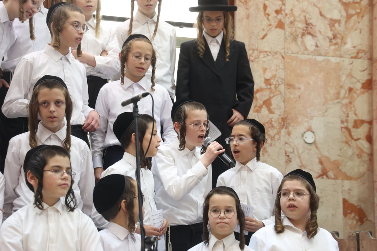 'חומש סעודה' בת"ת דושינסקיא בירושלים | תיעוד