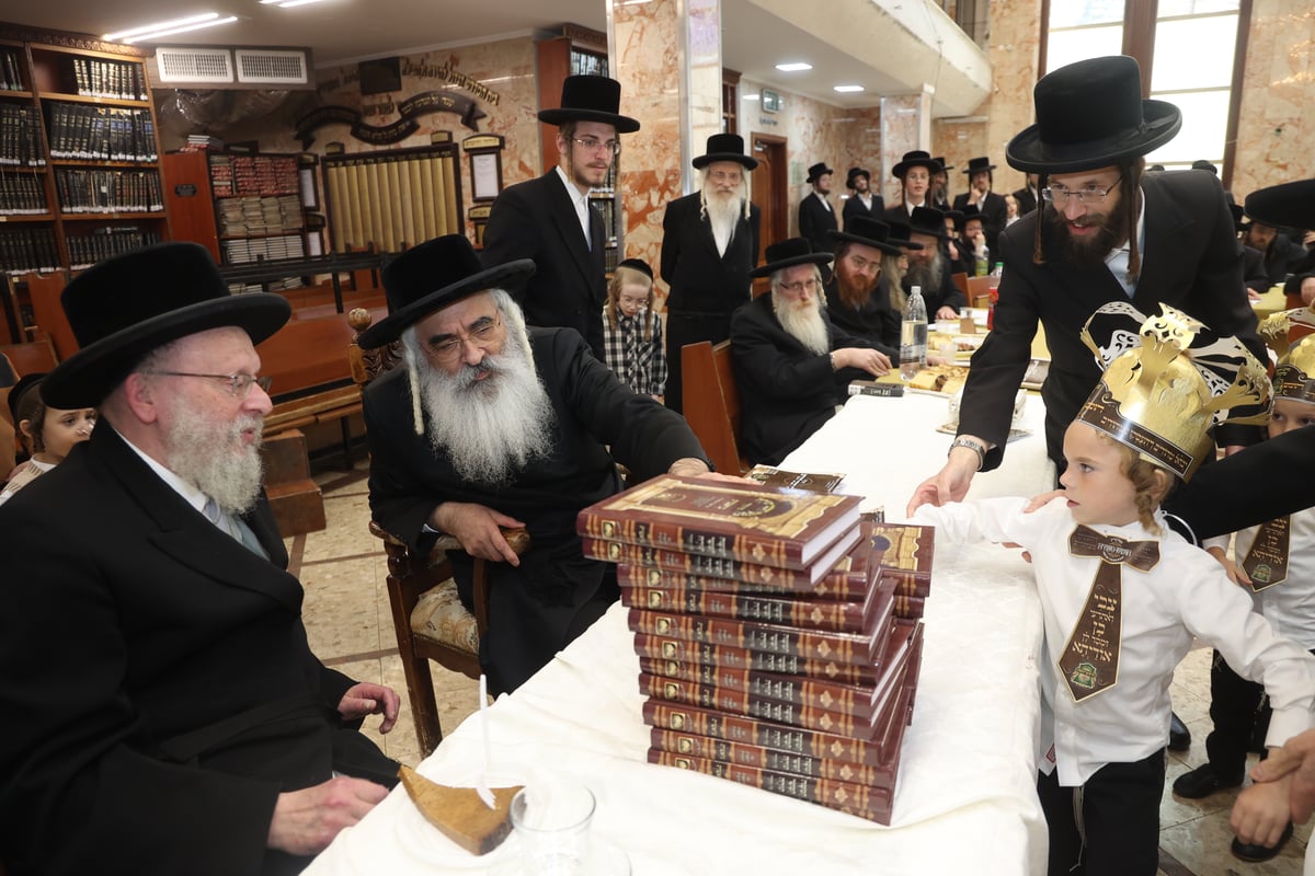 'חומש סעודה' בת"ת דושינסקיא בירושלים | תיעוד