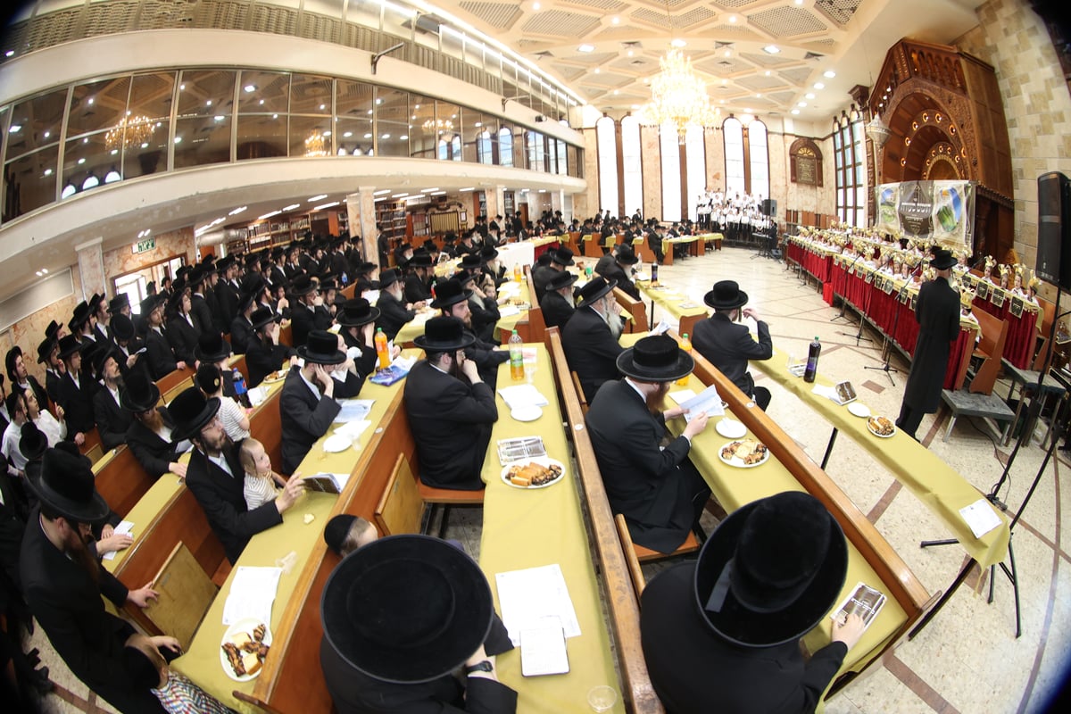 'חומש סעודה' בת"ת דושינסקיא בירושלים | תיעוד