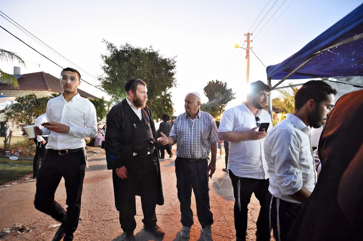 אלפים פקדו את ציונו של הצדיק רבי יצחק גברא זיע"א בעג'ור