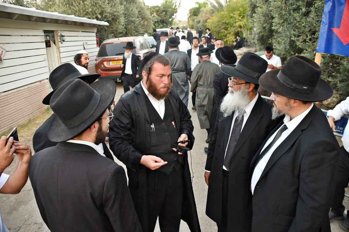 אלפים פקדו את ציונו של הצדיק רבי יצחק גברא זיע"א בעג'ור